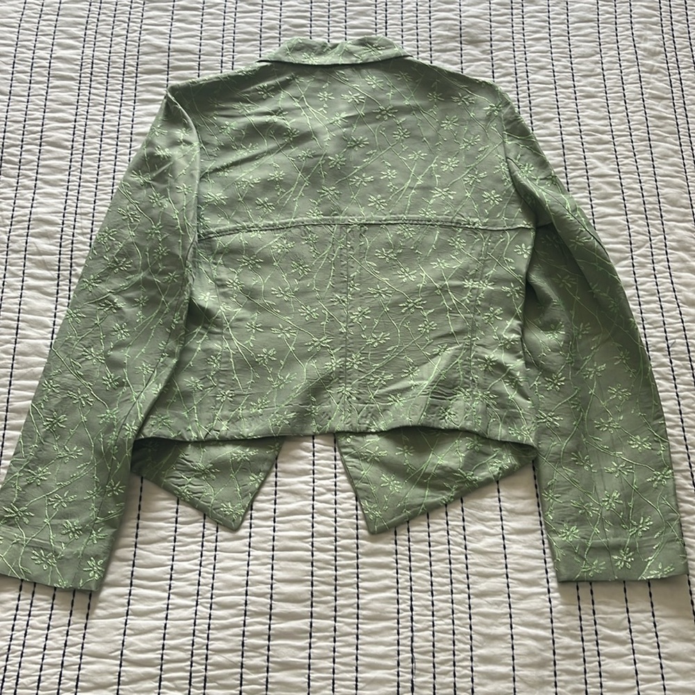 Practically new embroidered jacket - Picture 3 of 4